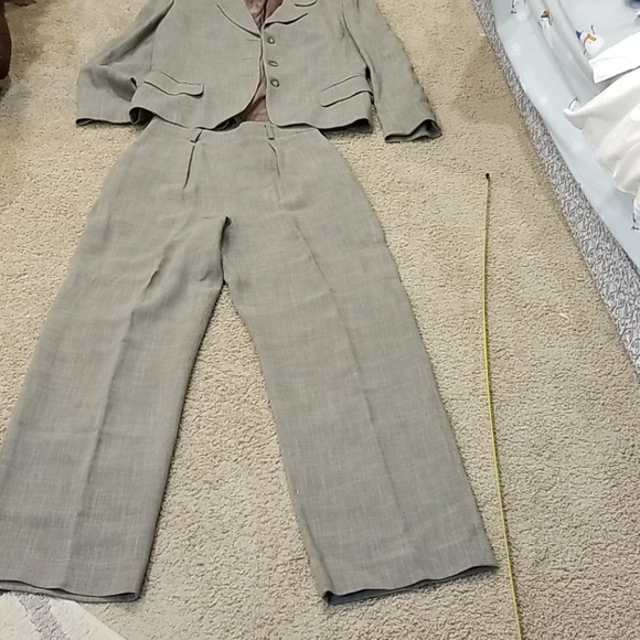 Jones New York Jackets & Blazers - Jones New York Suit